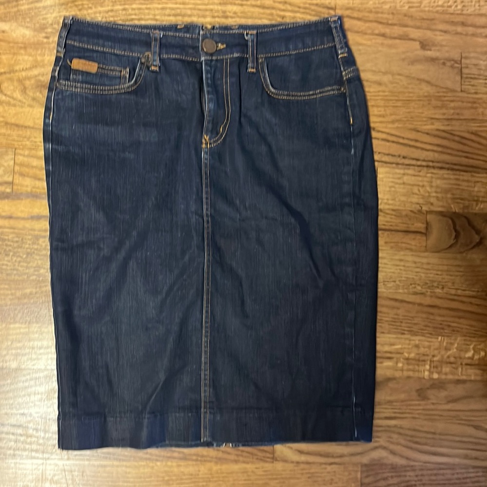 Jean zippered back knee length skirt